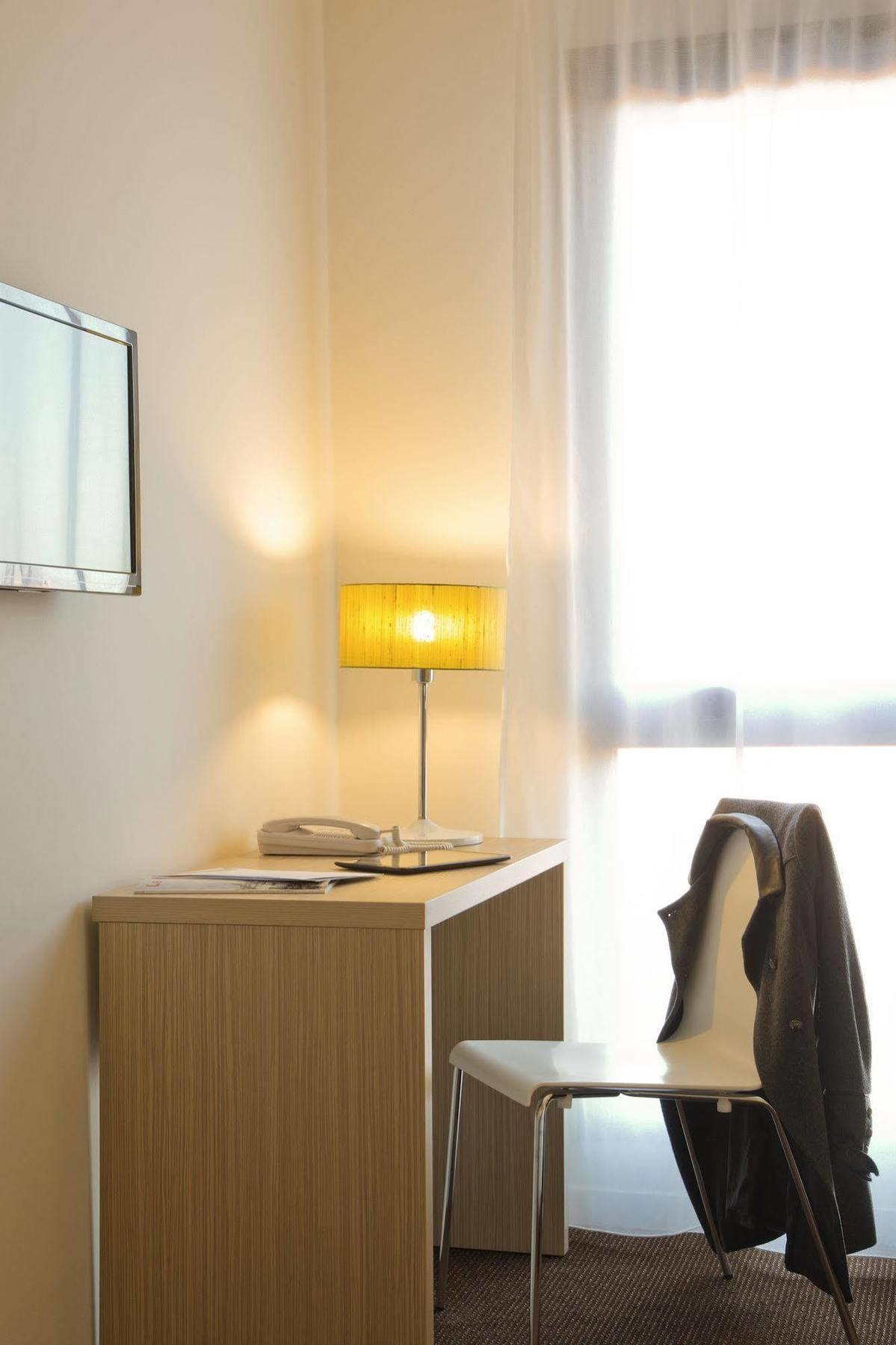 Aparthotel Adagio Access Le Havre Les Docks Exterior photo